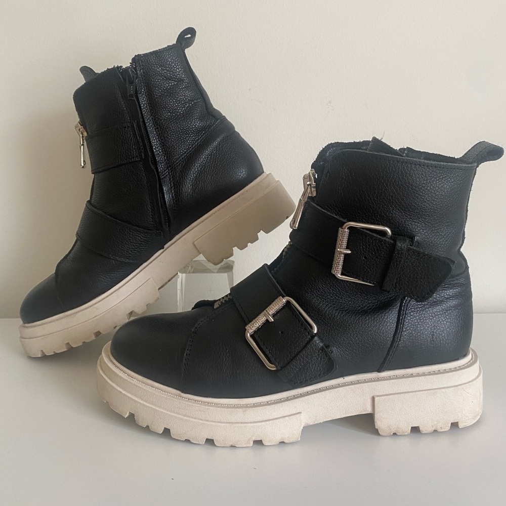 Dolce Vita Avari Black Leather Biker Boots Size 8 Double Buckle Chunky Zipper